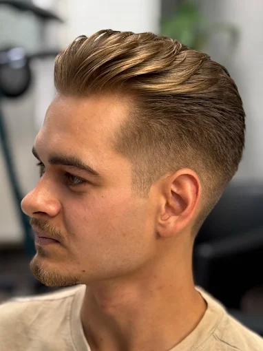 Slick-Back-Fade bei Haarstudio No. 8